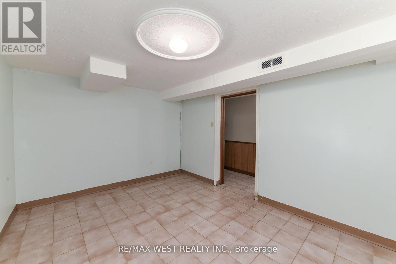 83 EAST DRIVE, Toronto (Rockcliffe-Smythe), Ontario, M6N2N8 — Photo 33