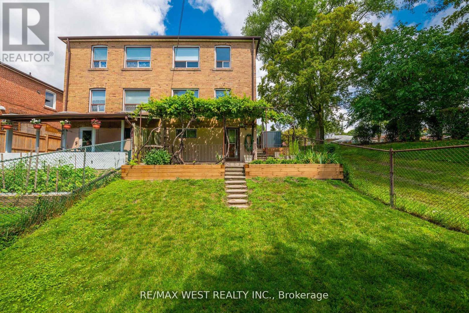 83 EAST DRIVE, Toronto (Rockcliffe-Smythe), Ontario, M6N2N8 — Photo 38