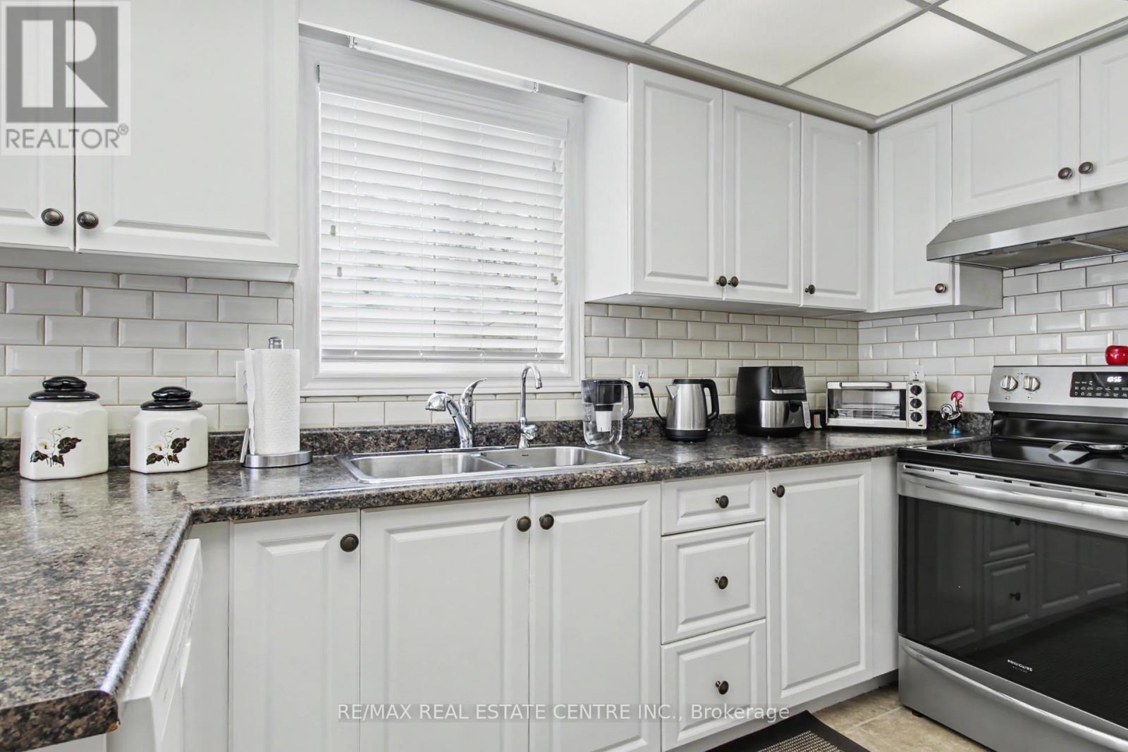 98 BEASLEY CRESCENT, Cambridge, Ontario, N1T1T5 — Photo 10