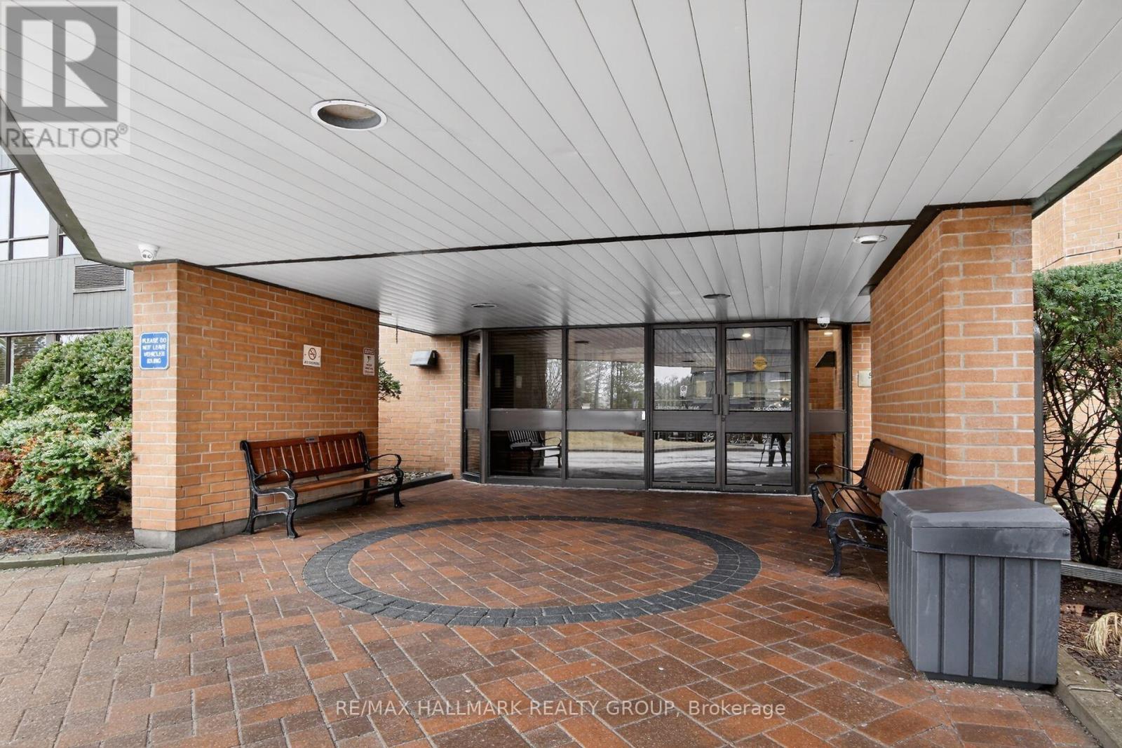 305 - 80 SANDCASTLE DRIVE, Ottawa, Ontario, K2H9E7 — Photo 3