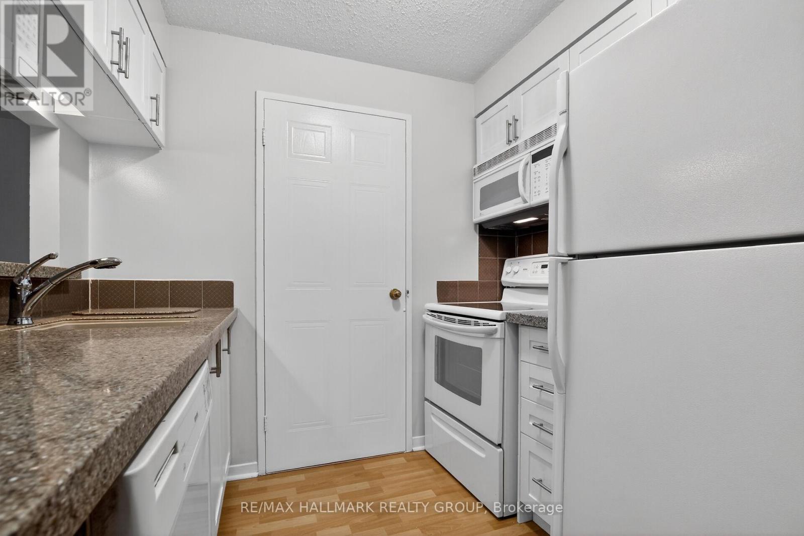 305 - 80 SANDCASTLE DRIVE, Ottawa, Ontario, K2H9E7 — Photo 7