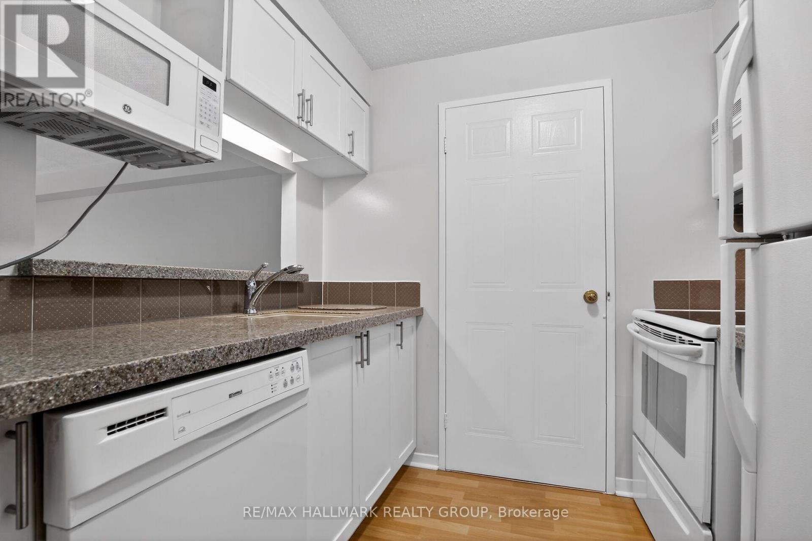 305 - 80 SANDCASTLE DRIVE, Ottawa, Ontario, K2H9E7 — Photo 9