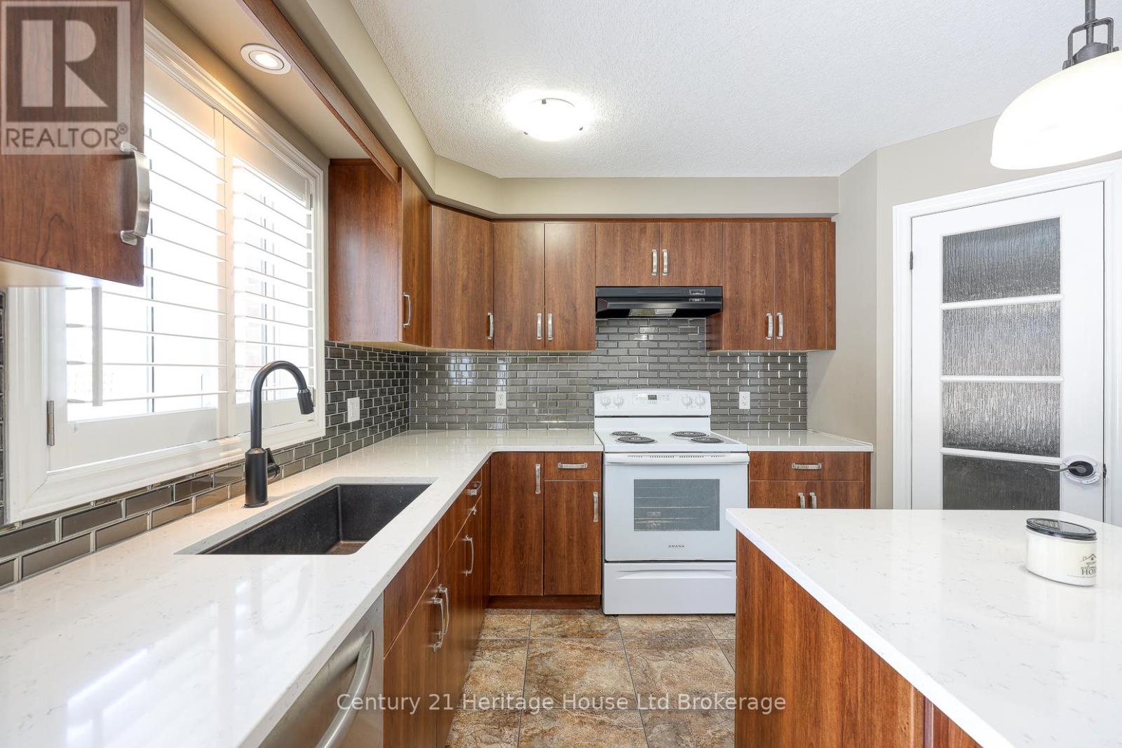 427 CHAMPLAIN AVENUE, Woodstock (Woodstock - South), Ontario, N4V0B3 — Photo 14