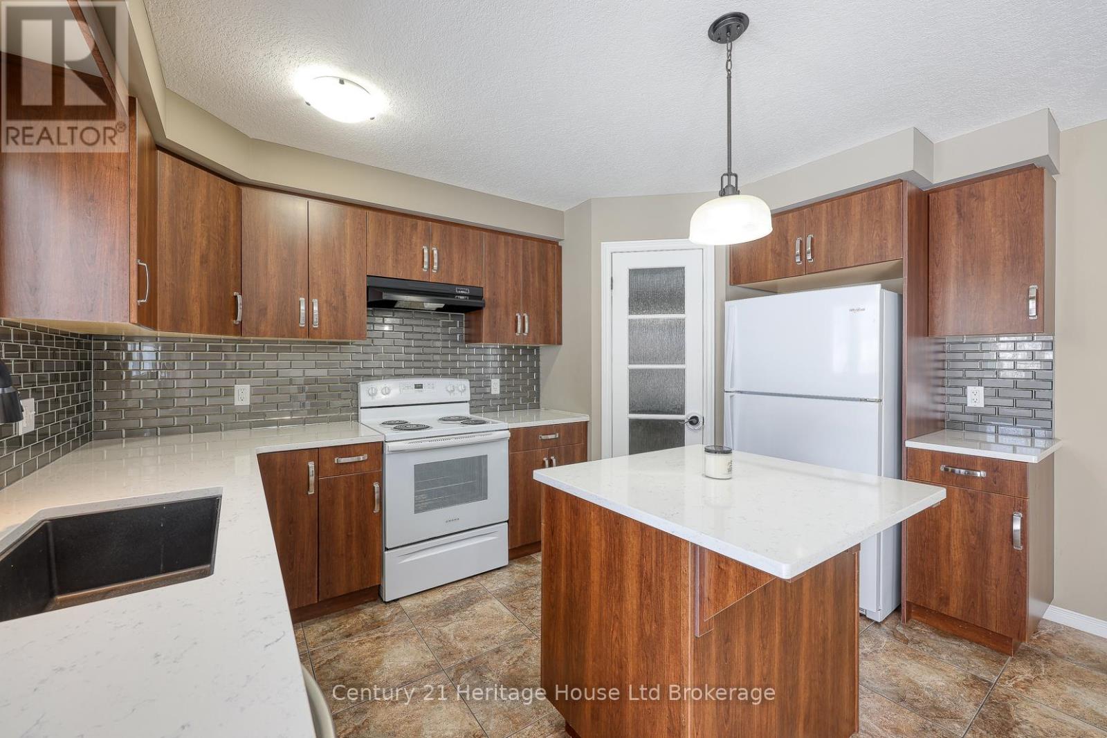 427 CHAMPLAIN AVENUE, Woodstock (Woodstock - South), Ontario, N4V0B3 — Photo 15