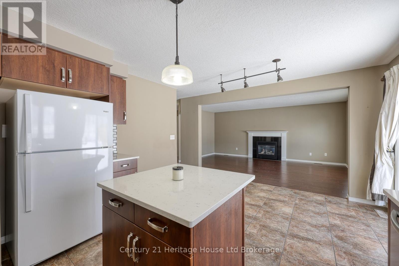 427 CHAMPLAIN AVENUE, Woodstock (Woodstock - South), Ontario, N4V0B3 — Photo 16