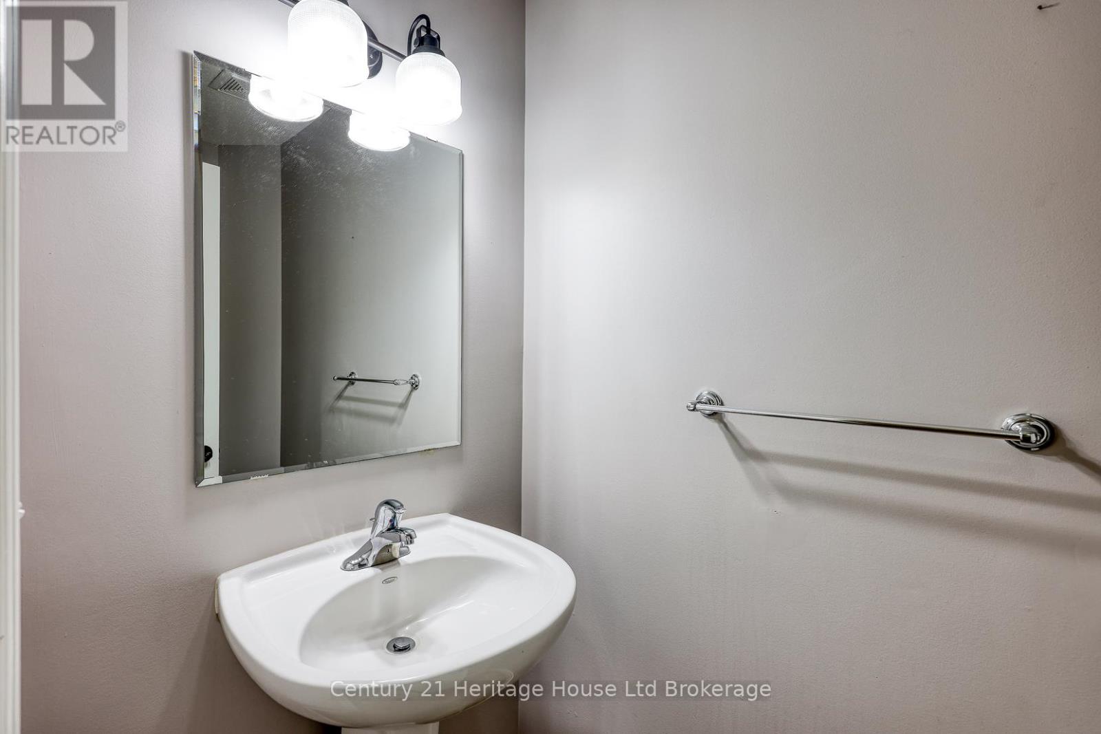 427 CHAMPLAIN AVENUE, Woodstock (Woodstock - South), Ontario, N4V0B3 — Photo 17