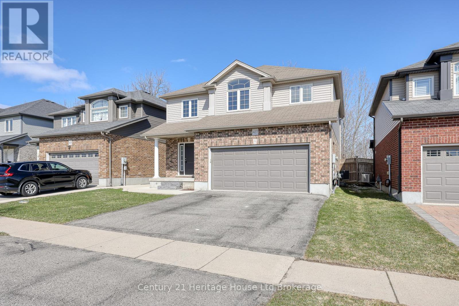 427 CHAMPLAIN AVENUE, Woodstock (Woodstock - South), Ontario, N4V0B3 — Photo 3