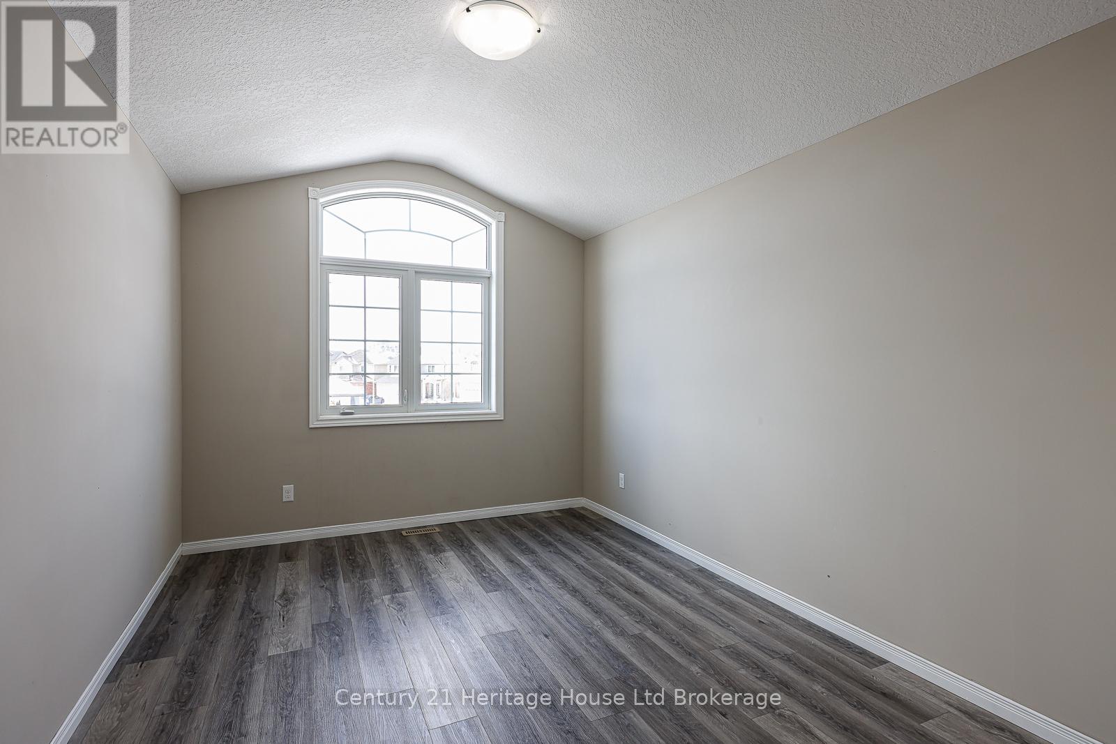 427 CHAMPLAIN AVENUE, Woodstock (Woodstock - South), Ontario, N4V0B3 — Photo 33