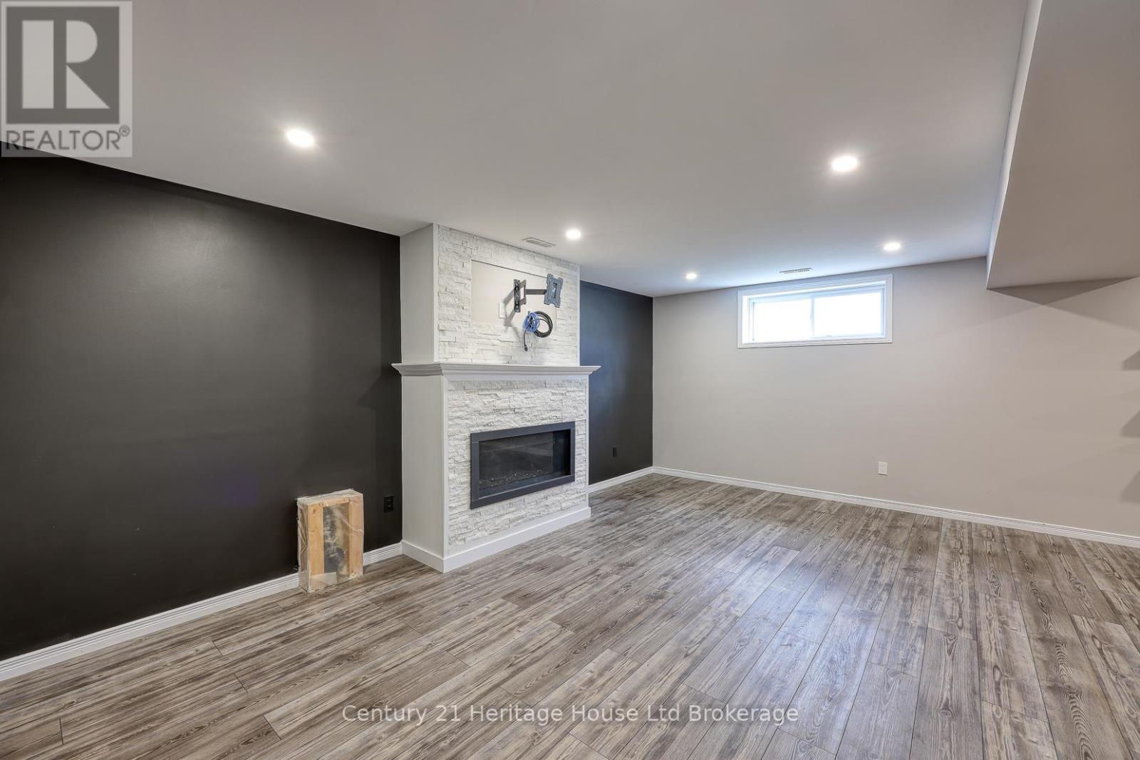 427 CHAMPLAIN AVENUE, Woodstock (Woodstock - South), Ontario, N4V0B3 — Photo 35