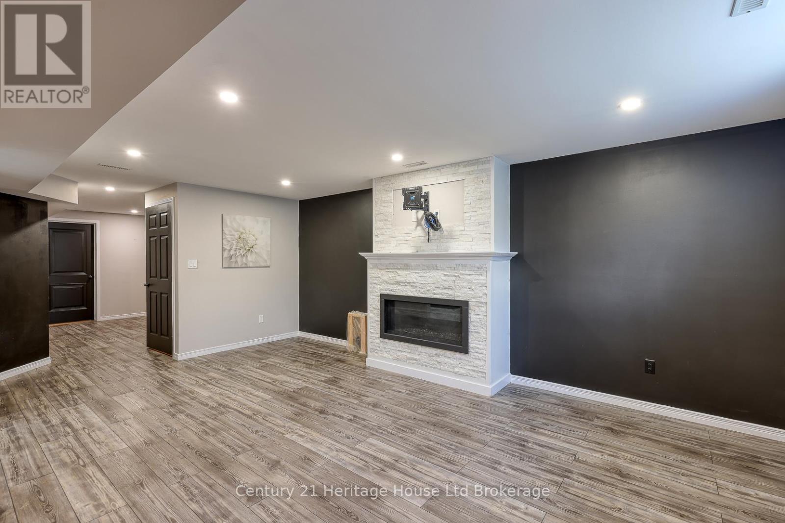 427 CHAMPLAIN AVENUE, Woodstock (Woodstock - South), Ontario, N4V0B3 — Photo 36