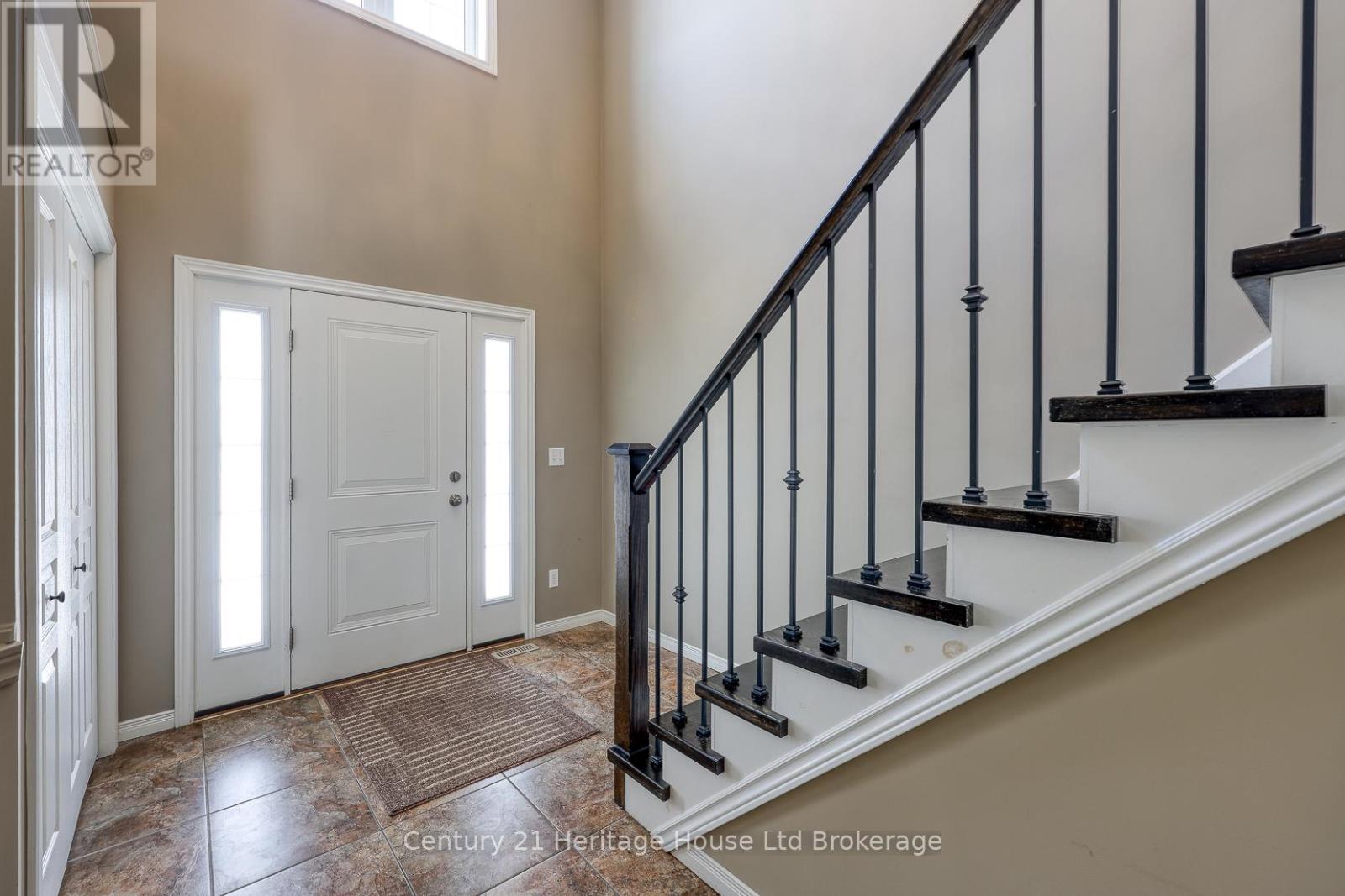 427 CHAMPLAIN AVENUE, Woodstock (Woodstock - South), Ontario, N4V0B3 — Photo 4