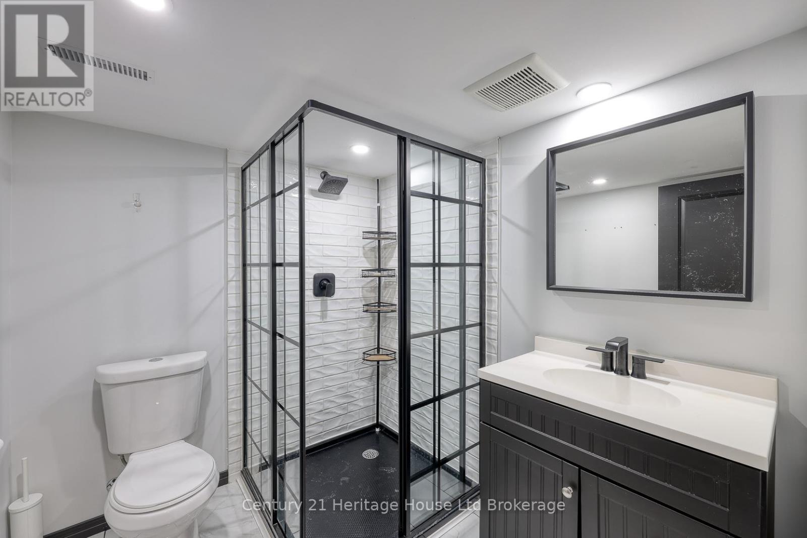 427 CHAMPLAIN AVENUE, Woodstock (Woodstock - South), Ontario, N4V0B3 — Photo 40