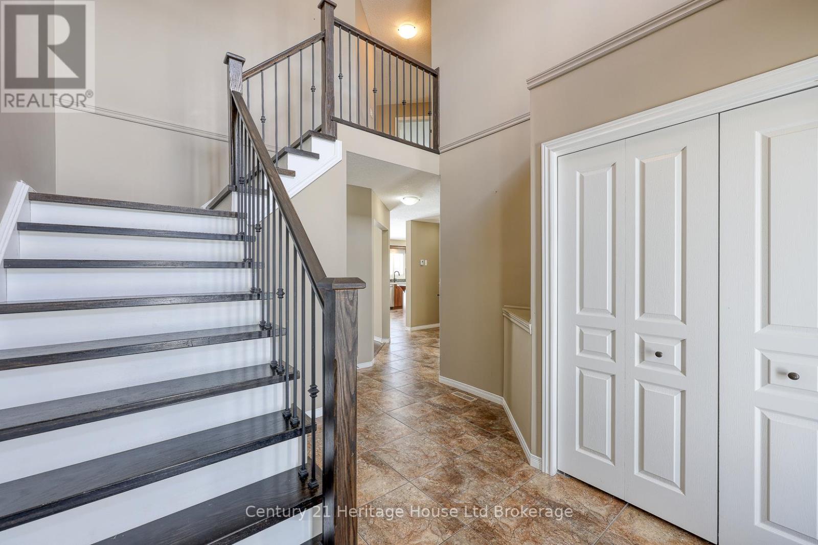 427 CHAMPLAIN AVENUE, Woodstock (Woodstock - South), Ontario, N4V0B3 — Photo 5