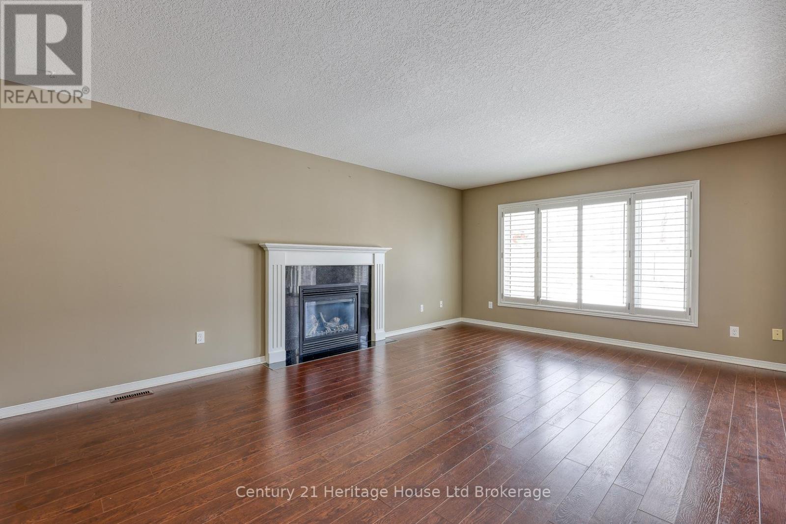 427 CHAMPLAIN AVENUE, Woodstock (Woodstock - South), Ontario, N4V0B3 — Photo 6