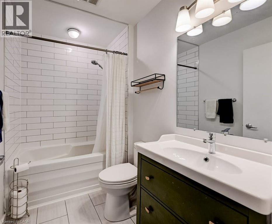 404 KING Street W Unit# 519, Kitchener, Ontario, N2G2L5 — Photo 25