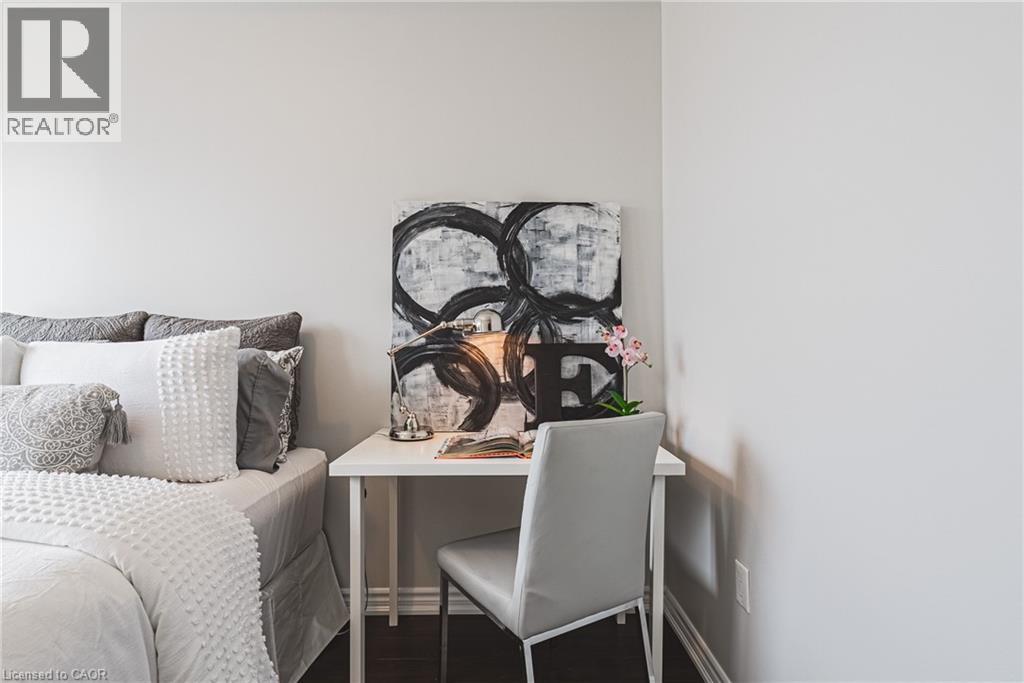 35 SOUTHSHORE Crescent Unit# 221, Stoney Creek, Ontario, L8E0J2 — Photo 12