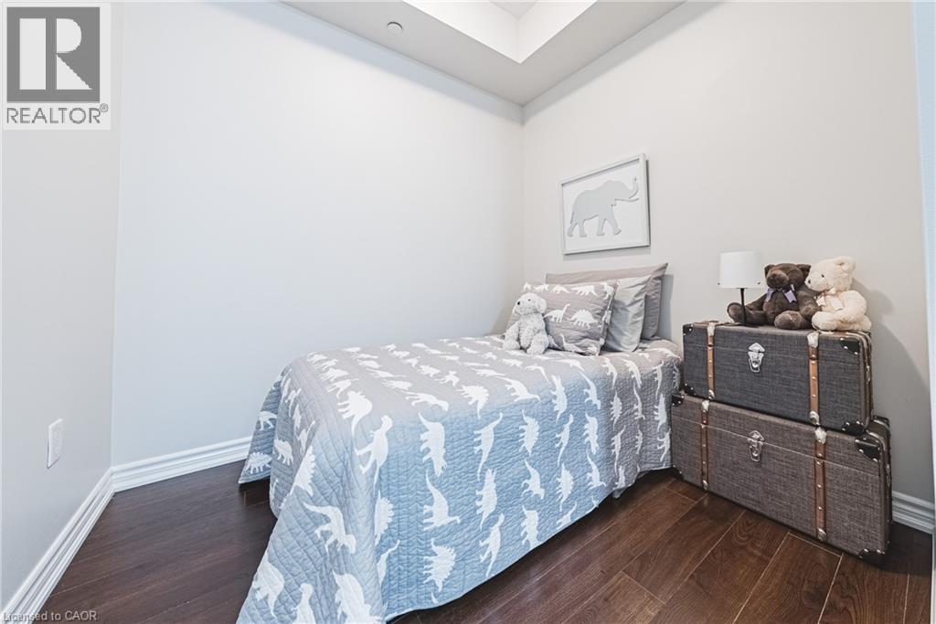 35 SOUTHSHORE Crescent Unit# 221, Stoney Creek, Ontario, L8E0J2 — Photo 5