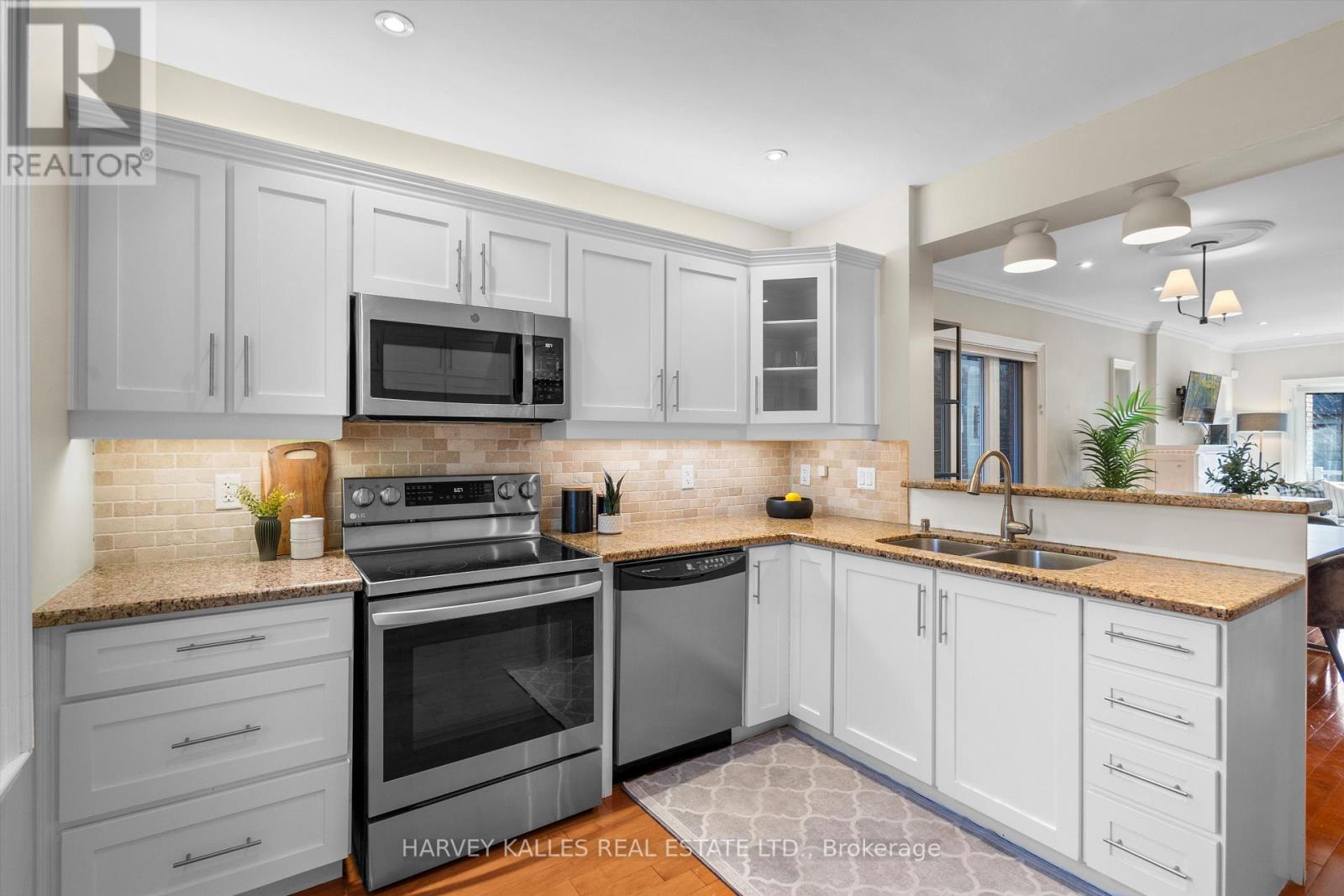 55 KENWOOD AVENUE, Toronto (Humewood-Cedarvale), Ontario, M6C2S1 — Photo 14