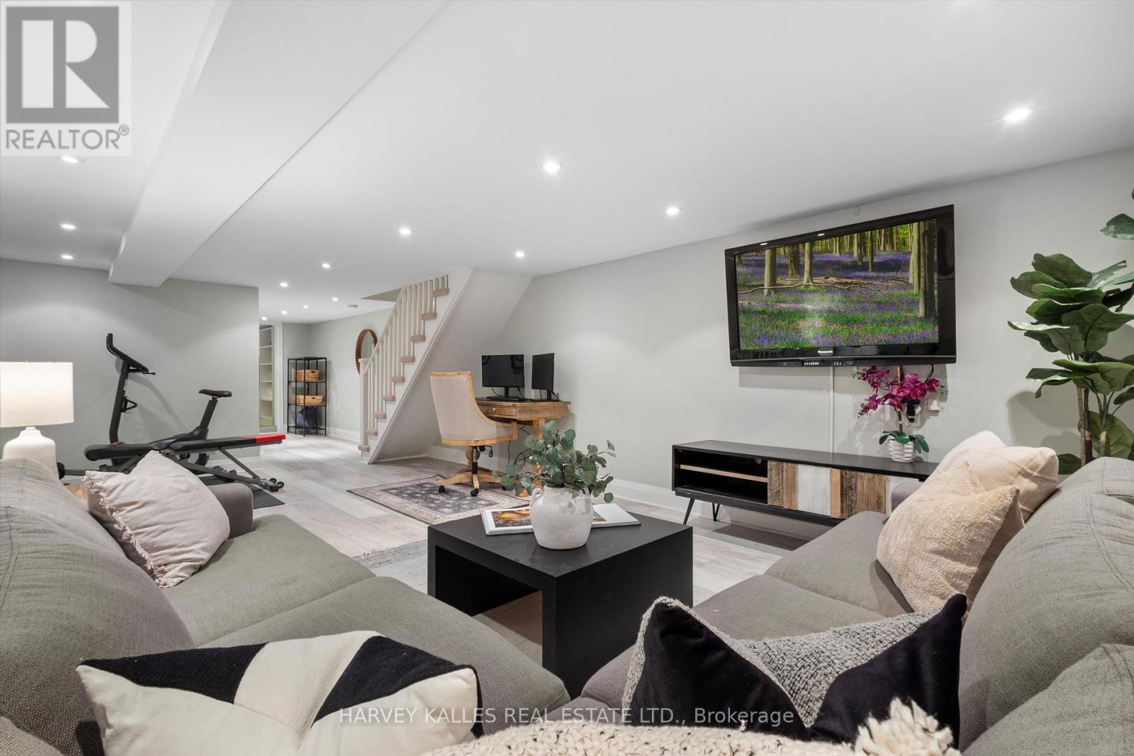 55 KENWOOD AVENUE, Toronto (Humewood-Cedarvale), Ontario, M6C2S1 — Photo 32