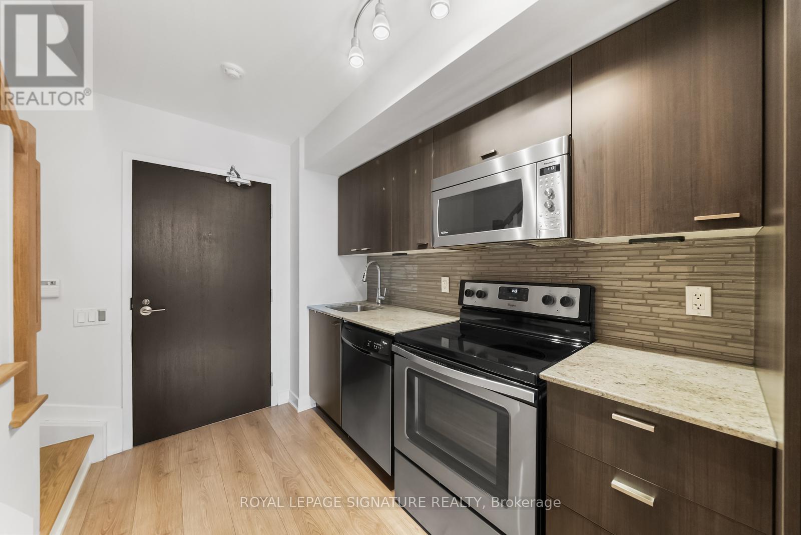 425 - 775 KING STREET W, Toronto (Niagara), Ontario, M5V2K3 — Photo 2