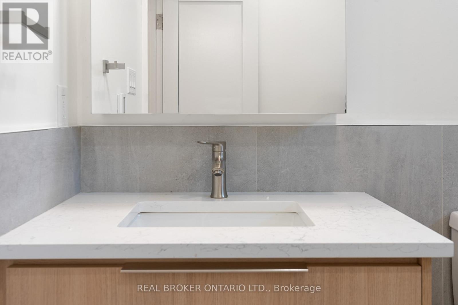 LANEWAY - 21 FARNHAM AVENUE, Toronto (Yonge-St. Clair), Ontario, M4V1H6 — Photo 18