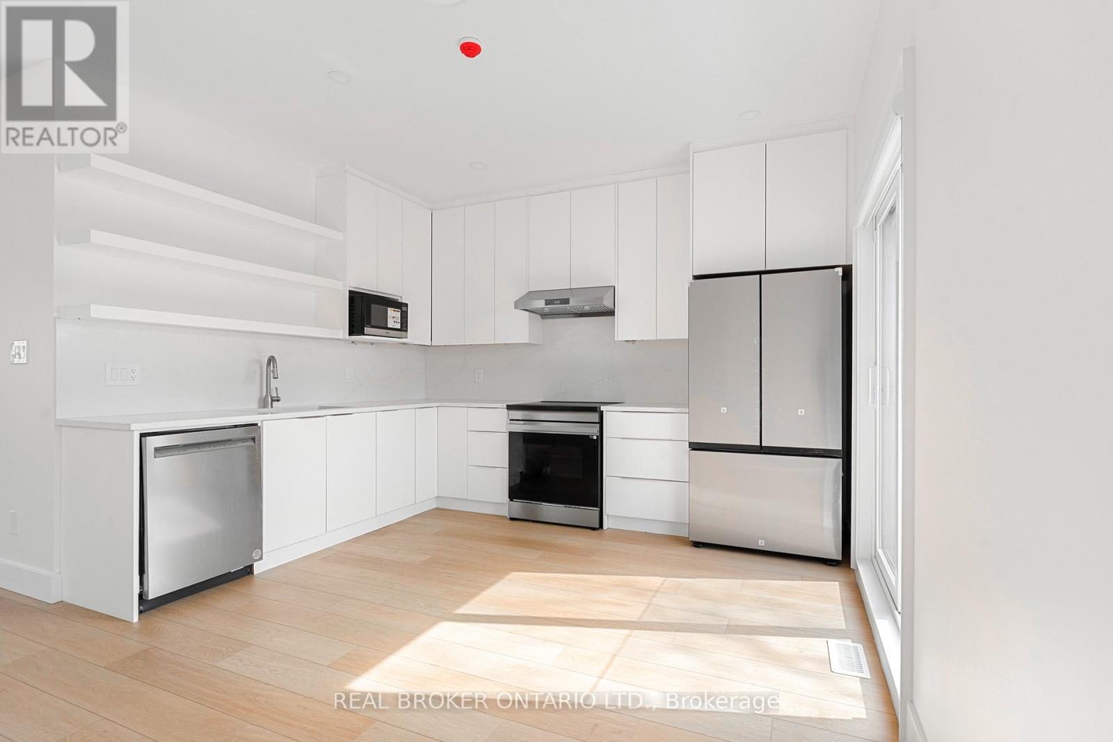 LANEWAY - 21 FARNHAM AVENUE, Toronto (Yonge-St. Clair), Ontario, M4V1H6 — Photo 8