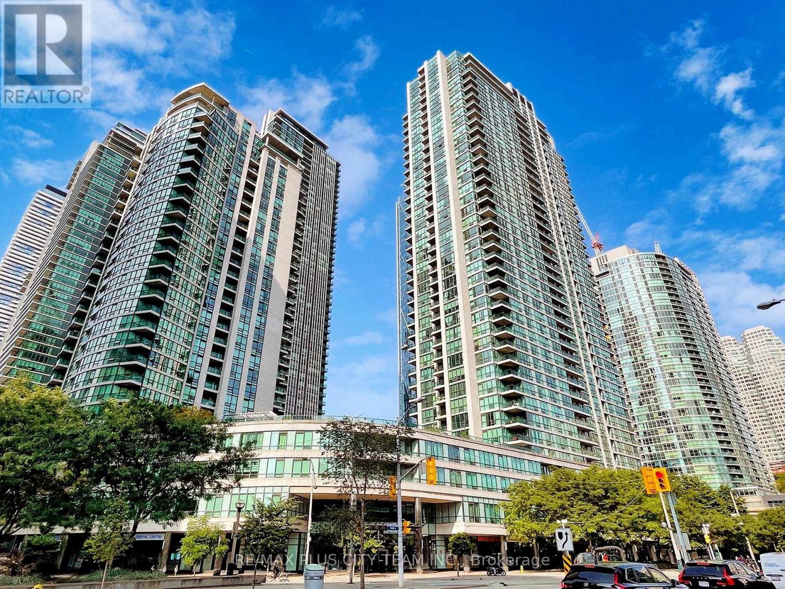 502 - 16 YONGE STREET, Toronto (Waterfront Communities), Ontario, M5E2A1 — Photo 2