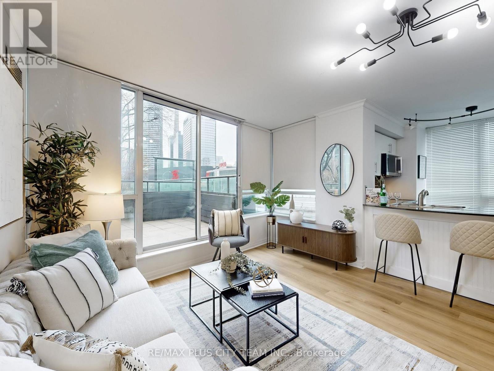 502 - 16 YONGE STREET, Toronto (Waterfront Communities), Ontario, M5E2A1 — Photo 9