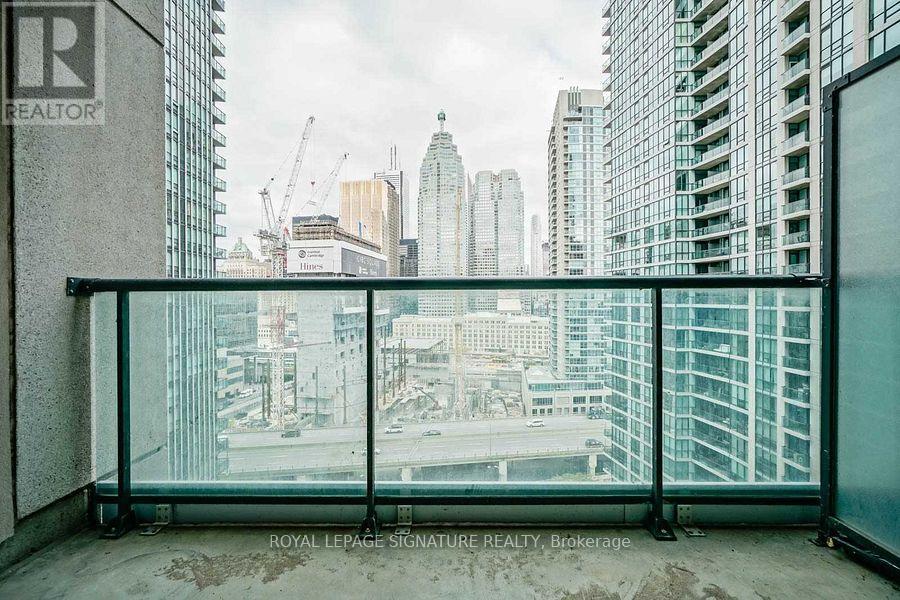 1711 - 12 YONGE STREET, Toronto (Waterfront Communities), Ontario, M5E1Z9 — Photo 10