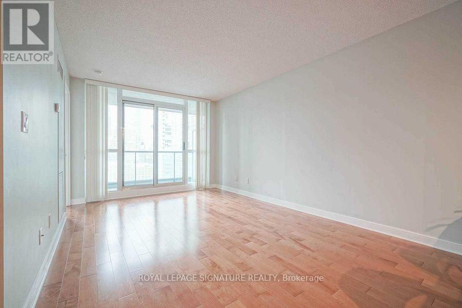 1711 - 12 YONGE STREET, Toronto (Waterfront Communities), Ontario, M5E1Z9 — Photo 2