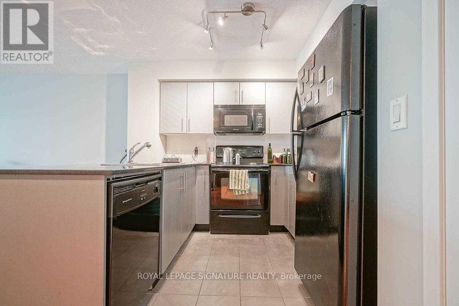 1711 - 12 YONGE STREET, Toronto (Waterfront Communities), Ontario, M5E1Z9 — Photo 4