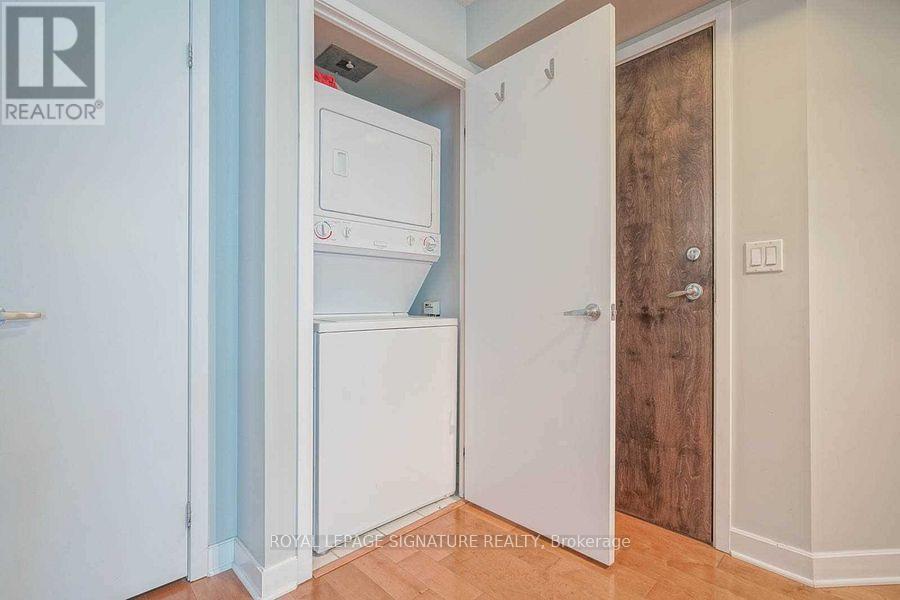 1711 - 12 YONGE STREET, Toronto (Waterfront Communities), Ontario, M5E1Z9 — Photo 9