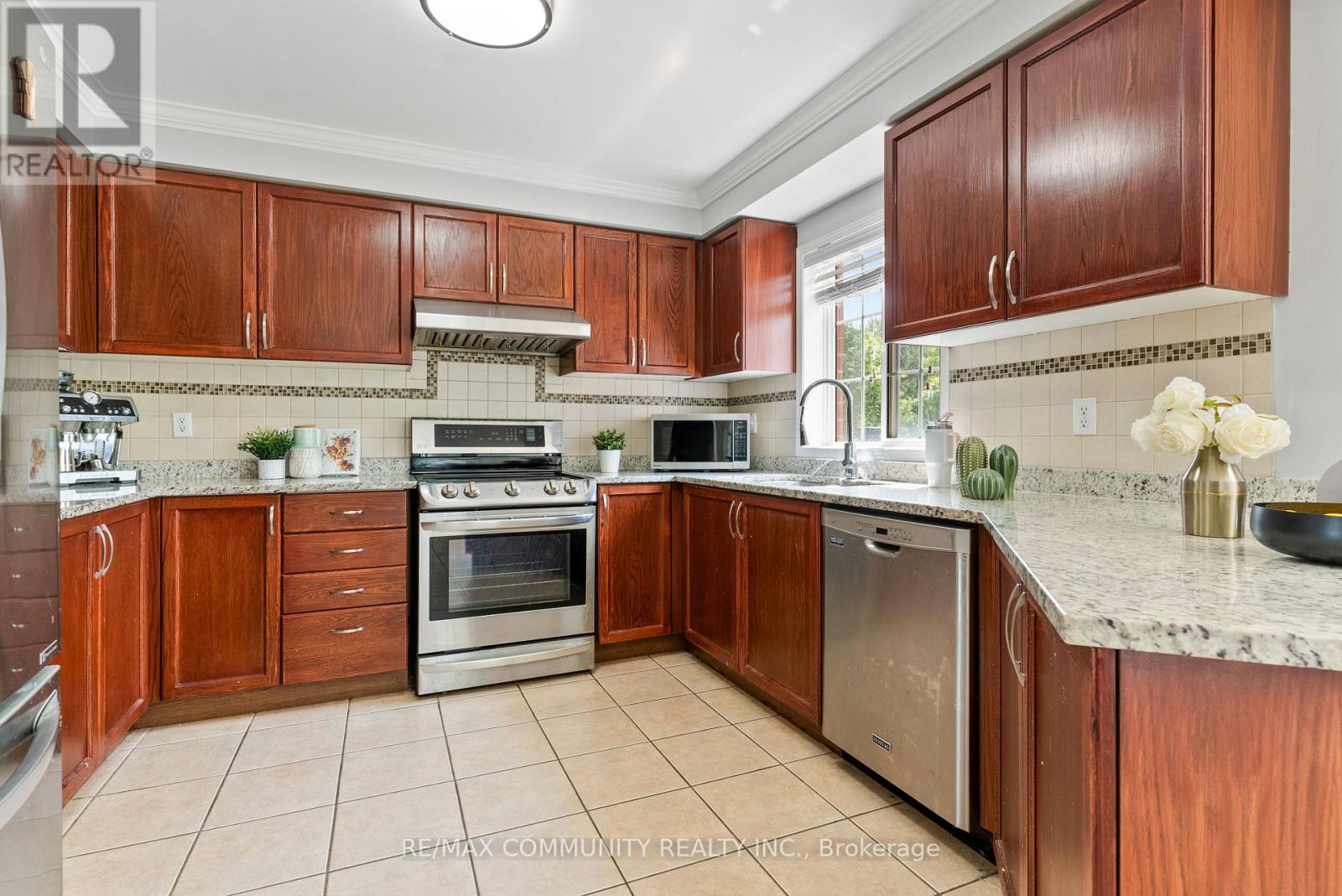 1081 LANGFORD STREET, Oshawa (Eastdale), Ontario, L1K2V9 — Photo 15