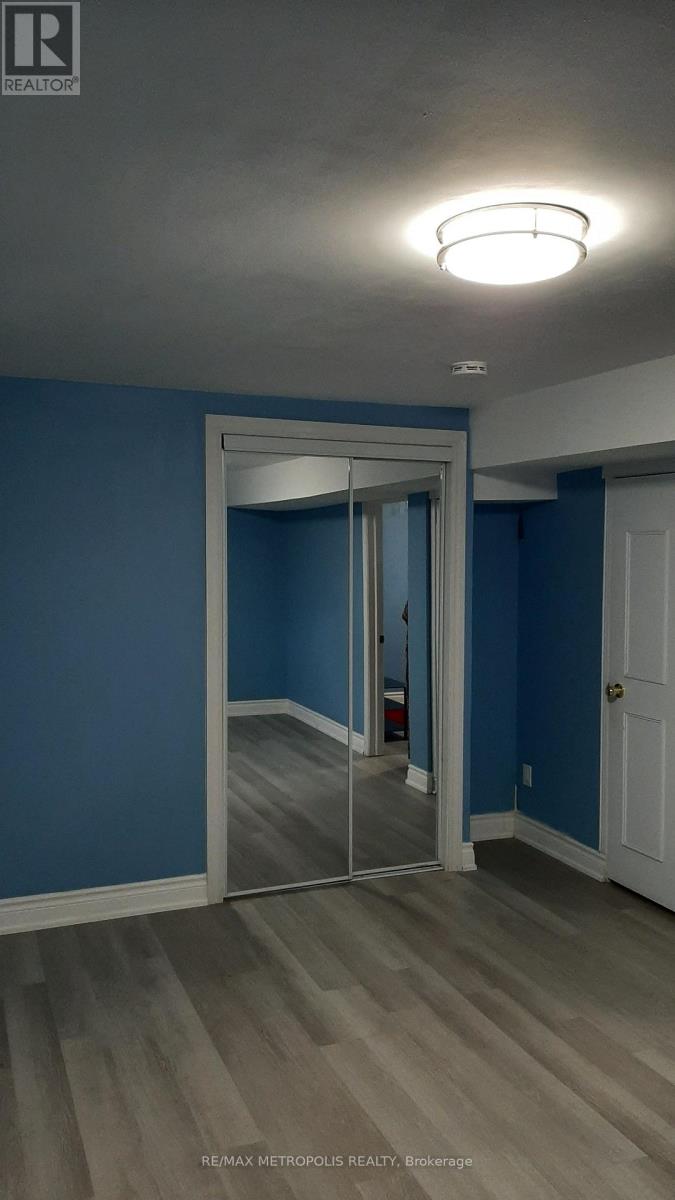 BSMT - 235 HUPFIELD TRAIL, Toronto (Malvern), Ontario, M1B4L9 — Photo 2