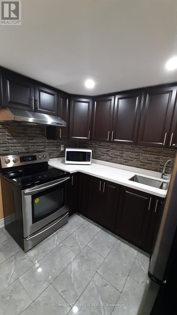 BSMT - 235 HUPFIELD TRAIL, Toronto (Malvern), Ontario, M1B4L9 — Photo 4