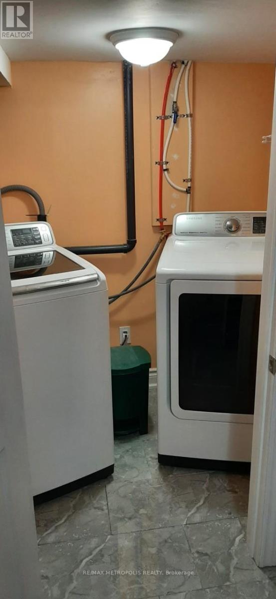 BSMT - 235 HUPFIELD TRAIL, Toronto (Malvern), Ontario, M1B4L9 — Photo 8