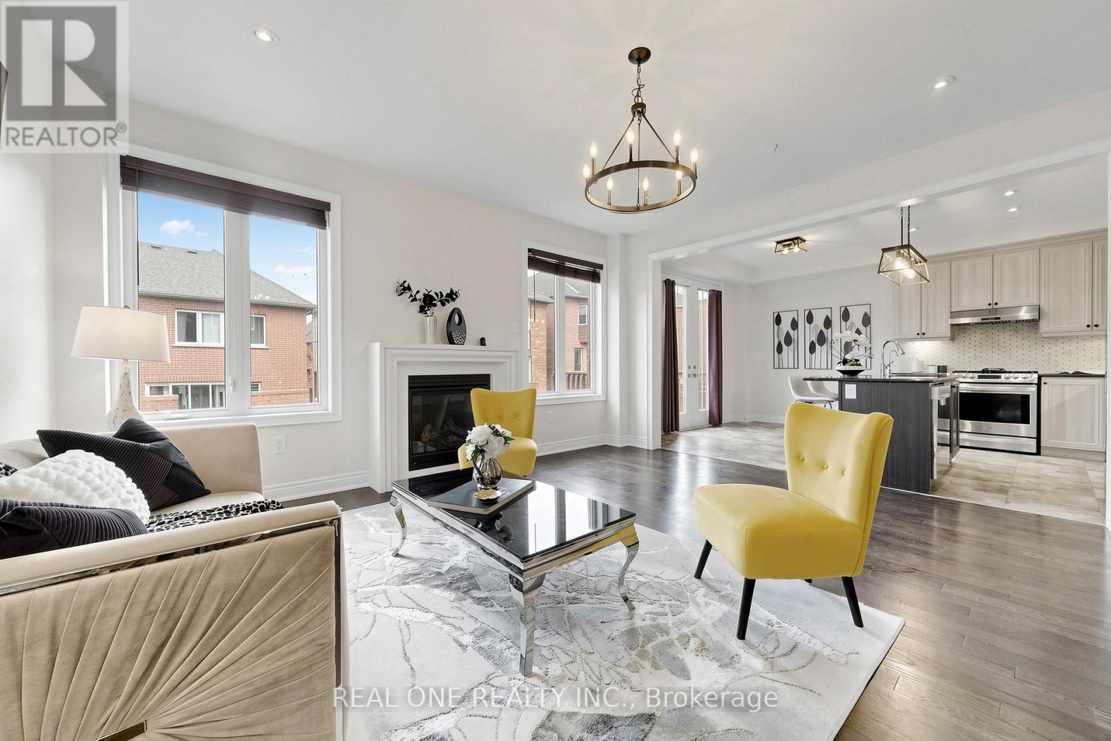 26 MONDIAL CRESCENT, East Gwillimbury (Queensville), Ontario, L0G1R0 — Photo 7