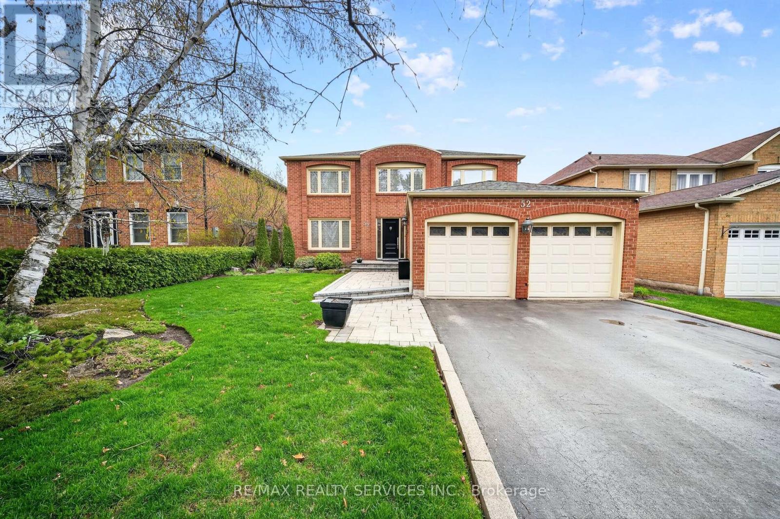 52 NOTTINGHAM CRESCENT, Brampton (Westgate), Ontario, L6S4G4 — Photo 2