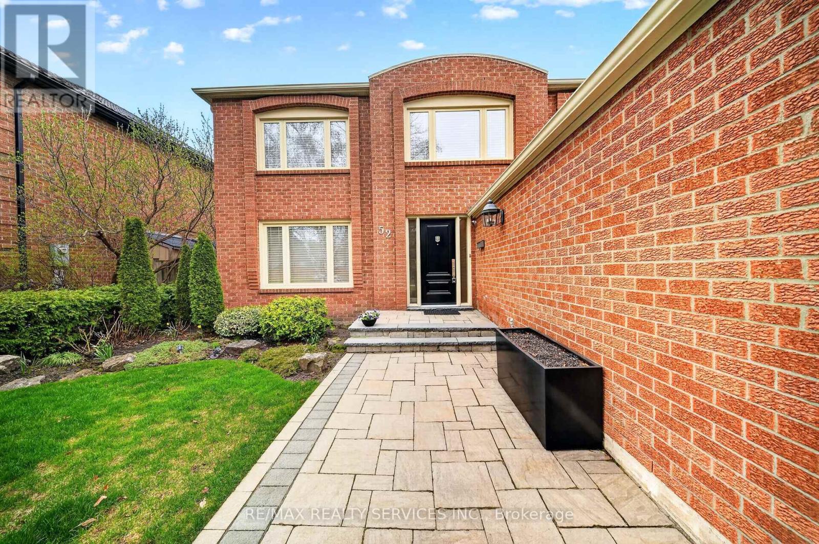 52 NOTTINGHAM CRESCENT, Brampton (Westgate), Ontario, L6S4G4 — Photo 3