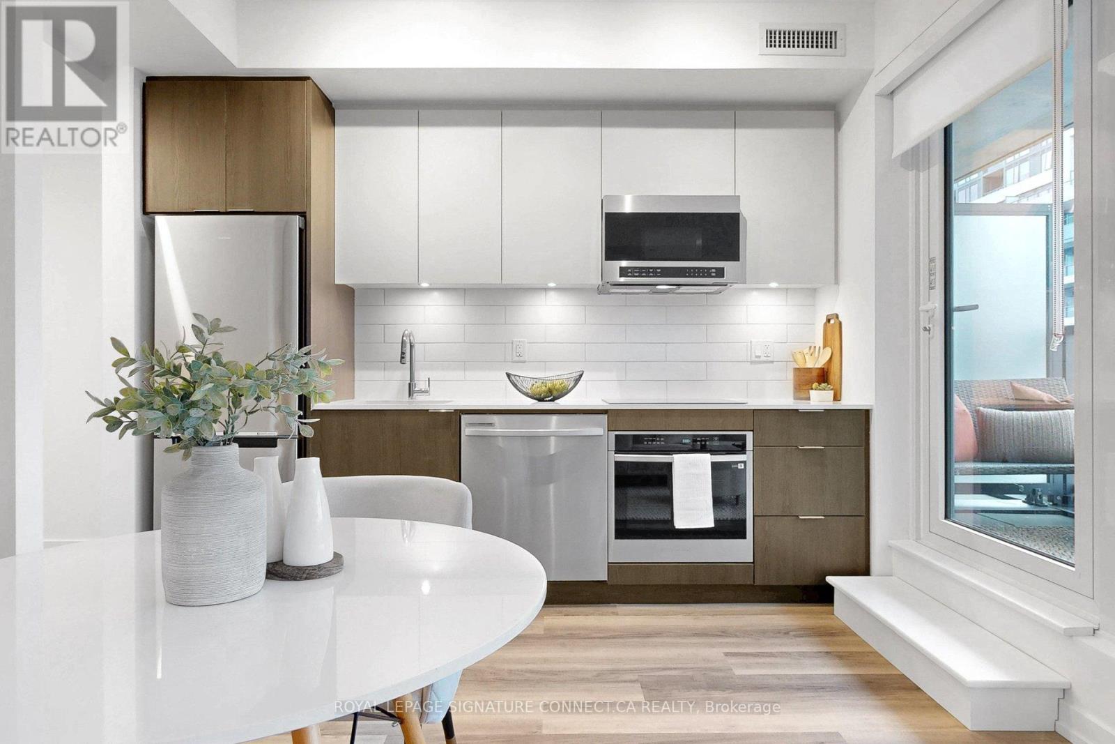 208 - 6 CHARTWELL ROAD, Toronto (Stonegate-Queensway), Ontario, M8Z0H2 — Photo 6