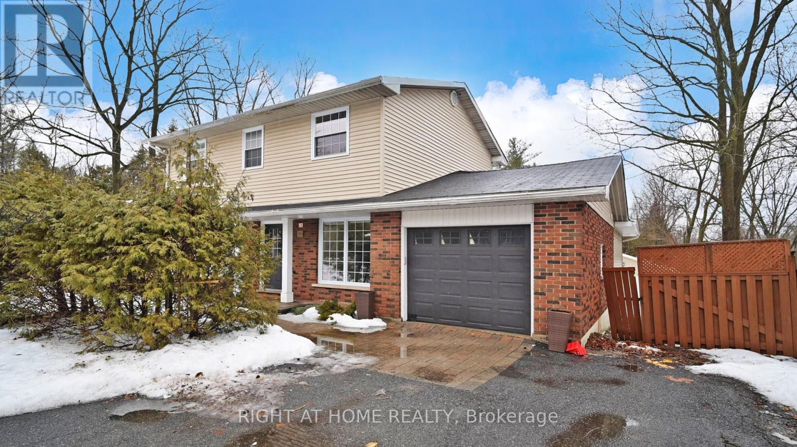 301 GARNER ROAD E, Hamilton (Ancaster), Ontario, L9G3K9 — Photo 2