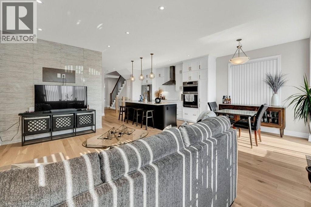 124 FORESTWALK Street, Kitchener, Ontario, N2R0S9 — Photo 11