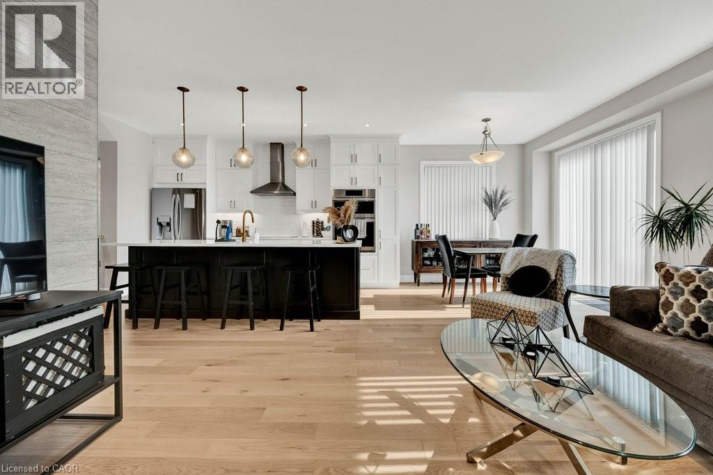 124 FORESTWALK Street, Kitchener, Ontario, N2R0S9 — Photo 7