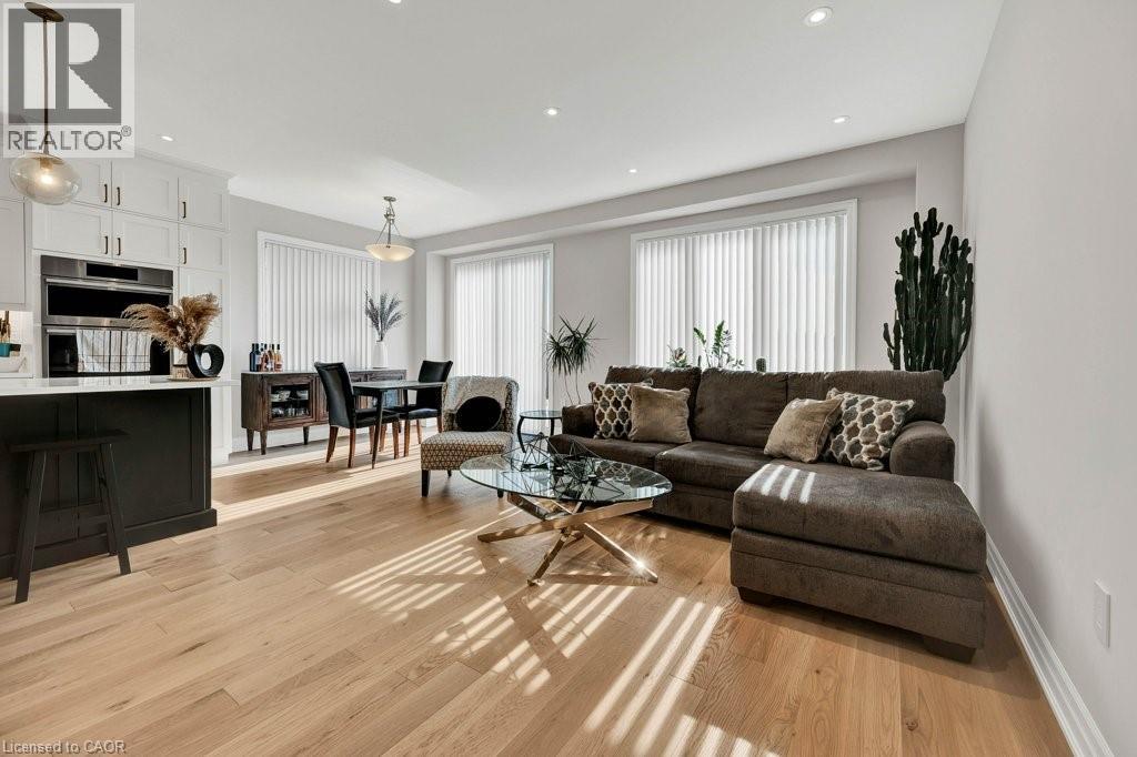 124 FORESTWALK Street, Kitchener, Ontario, N2R0S9 — Photo 8