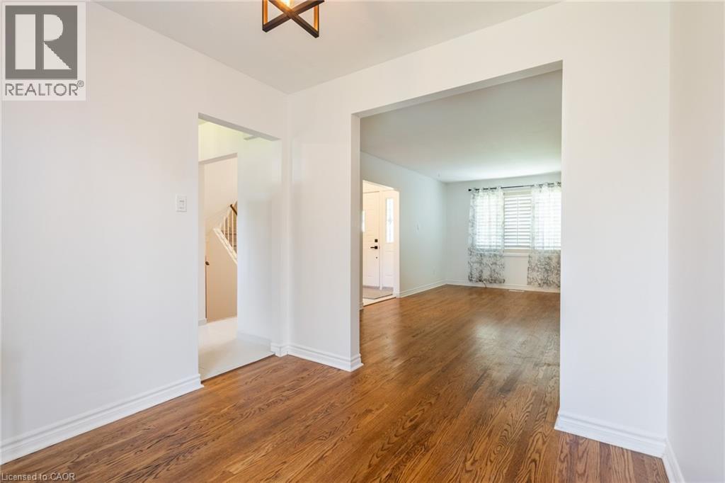 9 DIANNE Court, Hamilton, Ontario, L8T2T6 — Photo 11