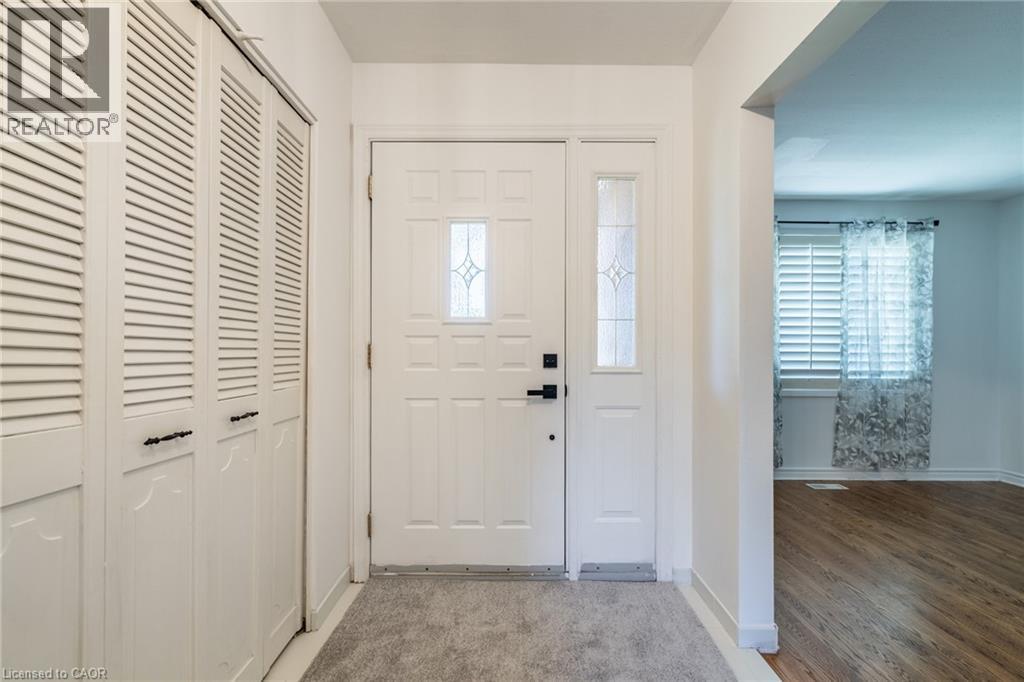 9 DIANNE Court, Hamilton, Ontario, L8T2T6 — Photo 5