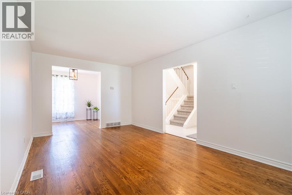 9 DIANNE Court, Hamilton, Ontario, L8T2T6 — Photo 8