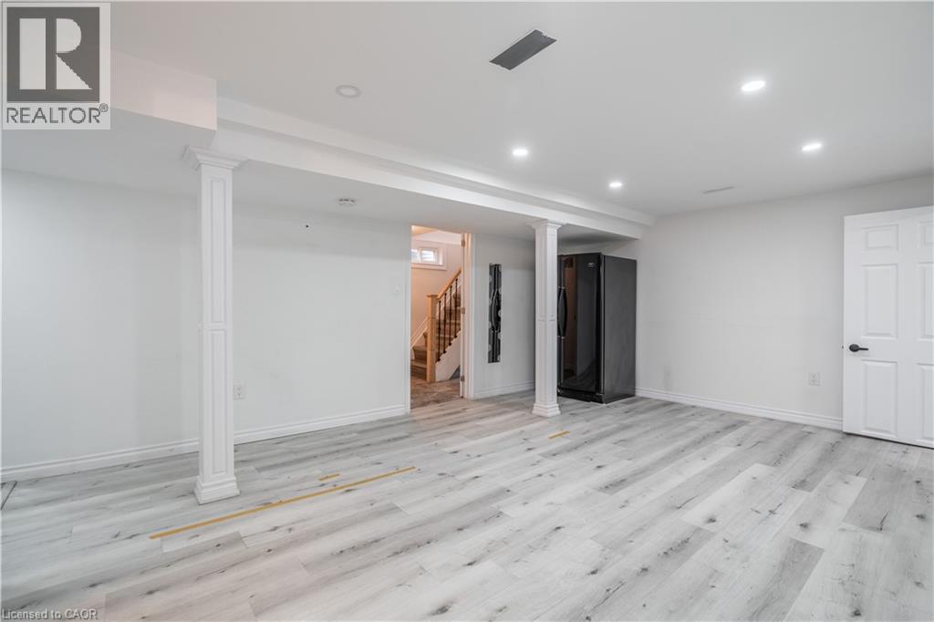 404 STONE CHURCH Road E Unit# Lower, Hamilton, Ontario, L9B2A1 — Photo 5