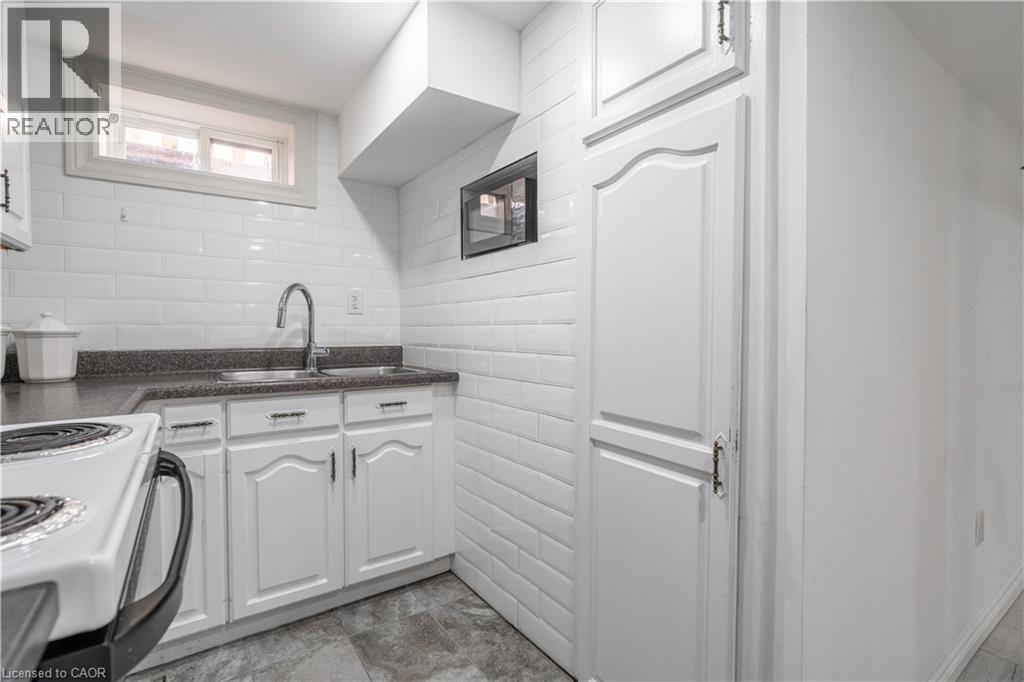 404 STONE CHURCH Road E Unit# Lower, Hamilton, Ontario, L9B2A1 — Photo 7