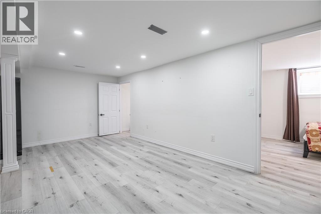 404 STONE CHURCH Road E Unit# Lower, Hamilton, Ontario, L9B2A1 — Photo 9